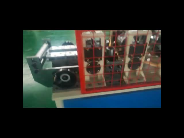 Крен Пурлин омеги киля привода с цепной передачей светлый стальной формируя машину для линейной скорости 10-15м/мин системы потолка обрамляя видео