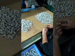 Серые штуцеры пневматической трубки НСЭ - клапан дросселя ручки латуни к регулируемый ротатабельный video