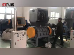 Машина резины/деревянных/пластиковых шредера, ненужная пластиковая задавливая машина video