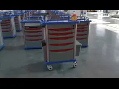 引出しおよびIVの緊急の医学のトロリー衝突のカート ポーランド人 video