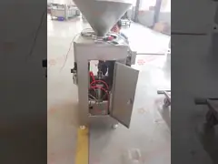 Машина заполнять сосиски обрабатывающего оборудования обработки мяса емкости 100 Kg/H video