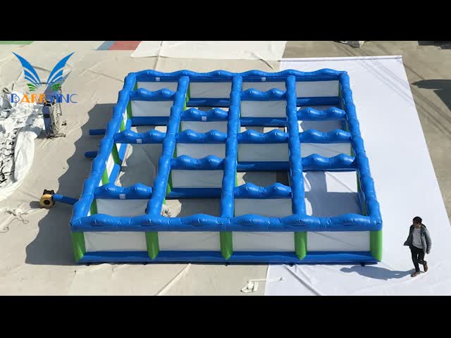 Игры игр лабиринта крупного плана поисков Lazer раздувные взаимодействующие для случая команды видео