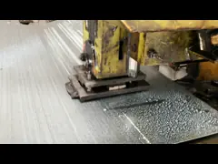 Tebal Square Lubang berlubang Lembaran Logam Panas dicelup Galvanis 1.5mm Tebal