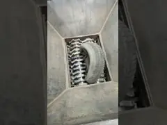 Оборудование шредера металлолома структуры верхнего питания для ненужного тюфяка/резиновой пены video