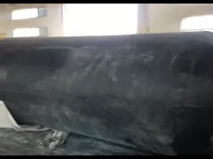 Резиновый подводный корабль запуская раздувные варочные мешки video