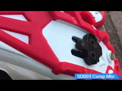 Ботинки МТБ разносторонних людей задействуя водостойкие с особенной Д-связью пряжки video