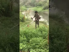 2打撃エンジン3Tのナイロン刃が付いている26mmポーランド人52ccのガソリン ブラシ カッター video