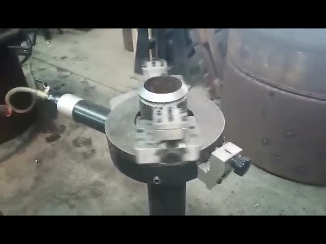 Портативная разделенная собственная личность рамки центризуя машину пилы для резки в холодном состоянии видео