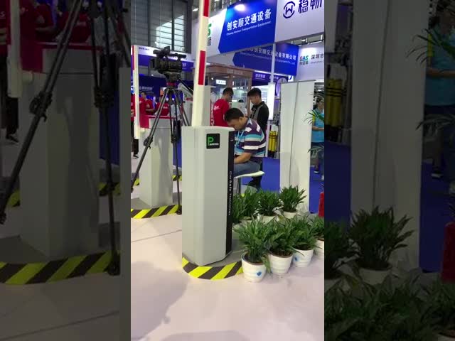 Vehicle Straight 5m Arm TCP IP 90W Parking Barrier Gate