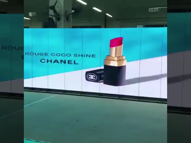 P2.5 Ultra Thin Full Color Easy-to-Control LED Poster Display with High Refresh Rate for Advertising