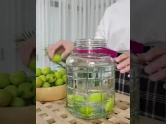 Выпивая распределитель напитка опарник 1 галлона воздухонепроницаемый стеклянный video