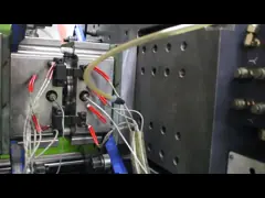 Двойная сползая машина инжекционного метода литья силикона доски надежная для насоса груди video