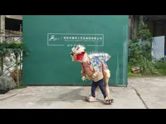 Мягкий костюм динозавра силиконовой резины реалистический, реалистический костюм хищника video