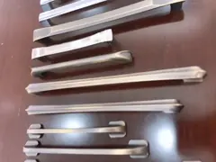 Умрите - брошенная тяга двери кухни регулирует сопротивление сплава цинка материальное высокое старея video