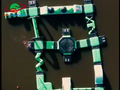 Изумительное и сумасшедшее раздувное аквапарк, водные горки крупного плана для взрослых video