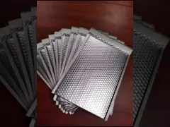 Голографическая почтовая отправка доставки фольги пузыря кладет металлические проложенные конверты в мешки video