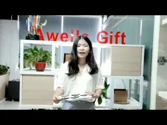 Сердце формирует утюг синеля 9C на предпосылке заплаты вышивки отражательной video