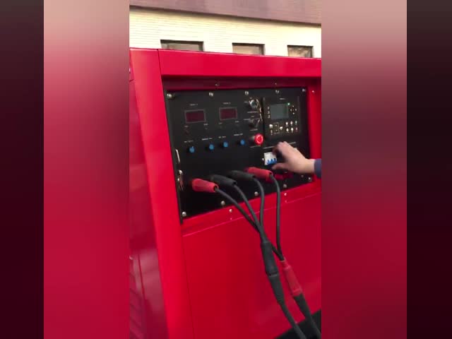 soldador diesel Generator Enclosed Type da máquina de soldadura do arco da C.C. de 350A 400A 500Amp quatro rodas