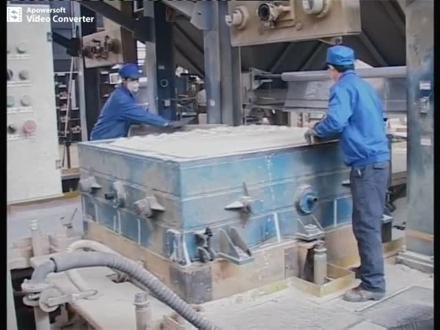 プライマー コーティングおよび終わりの絵画が付いている小型掘削機の均衡