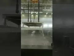 Сила черной высоко- краски электрофореза проникания плавания высокая бросая video