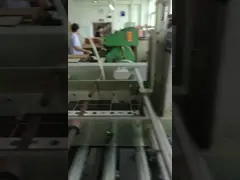 Автоматический угол коробки сотового телефона наклеивая машину video