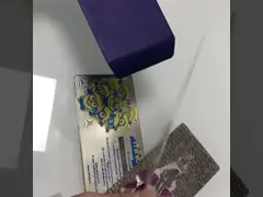 Подгонянная поверхность зеркала металла выгравированная логотипом персонализированная визитными карточками video