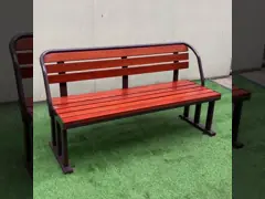 Деревянный усаживая подгонянный Суд скамейки в парке общественный деревянный video