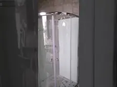 Закаленный ливень паровой бани стеклянного ABS верхний черный для массажа video