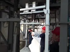 Тонны кварцевого песка кладут машину в мешки упаковки с пылью извлекают прибор video