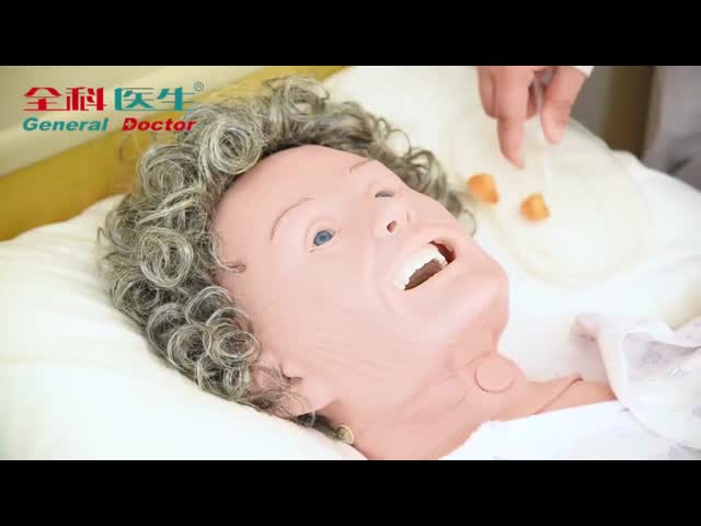 Медицинский институт тренируя женский пожилой нянча Manikin