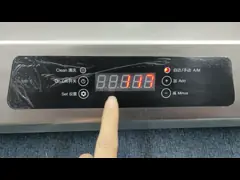 Электронная фармацевтическая машина уборщика ботинка чистки, обувает единственного уборщика для более чистой фабрики video