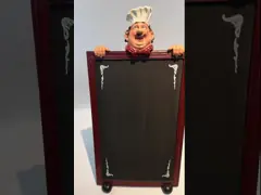 Рука крася декоративное меню смертной казни через повешение стены досок всходит на борт оформления ресторана video