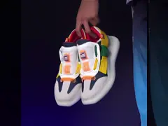 Подкладка Breathable ботинок Flyknit Frabic больших громыхающих мягкая предотвратить обесклеивание video