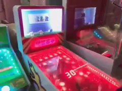 Крытая машина аркады шарика игры азартной игры истинная для взрослого video