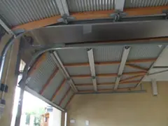 Ширина регулируемая оцинкованная стальная гаражная дверь ролл Формирующая машина Дверная панель изготавливающая машина толщина 0,5-1,0 мм video