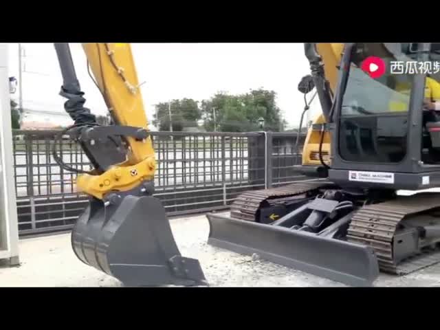 7 remplissage hydraulique de l'excavatrice  XE75DA Turbo de chenille de la tonne 0.3m3