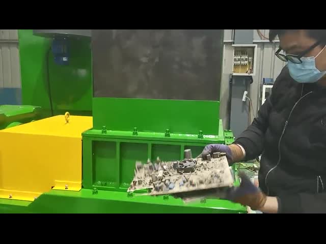 Вращающий момент промышленного двойного шредера обломока металла машины шредера вала высокий