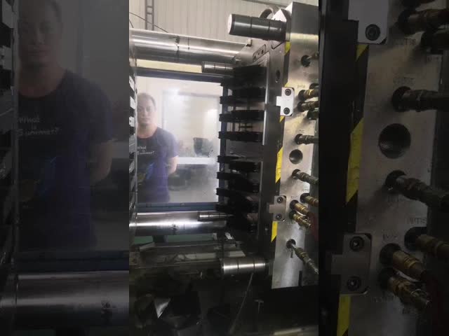 84AD01512EAE1A6B52A0E5CD09D922C0.mp4