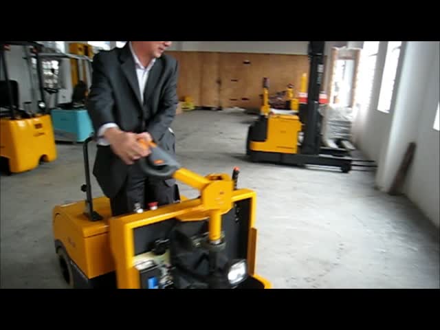 стойка 3000kg на работать промышленный электрический буксируя трактор видео