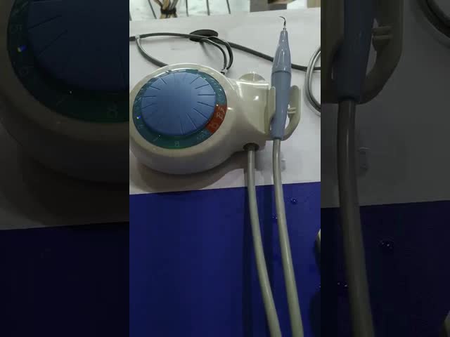 ремесло зубоврачебной ультразвуковой Piezo пересчетки CE 220V Baolai B5 восхитительное видео
