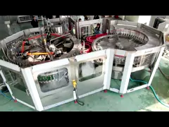 Полощущ заполняя алкоголичку стеклянной бутылки Carbonated машина заполнителя банки пива video