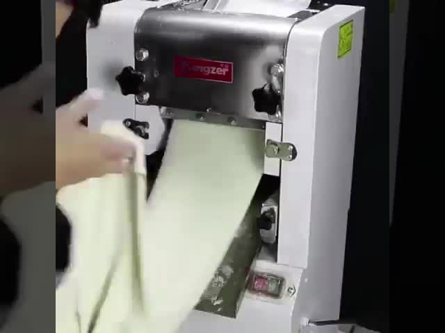 Máquina de pressão ajustável 290r/Min do macarronete AG35 35kg para a loja do macarronete