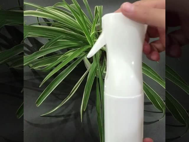 200ml PPの再使用可能な詰め替え式のプラスチック スプレーは白く連続的な霧のスプレー ポンプをびん詰めにします