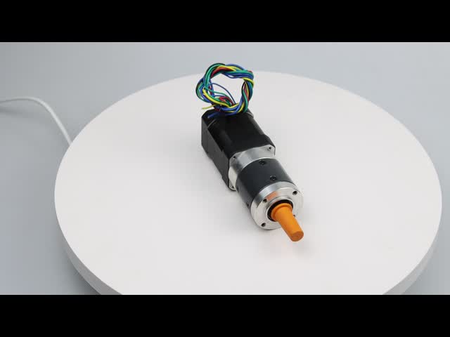 3段階24V 77.5wの24:1の速度の比率のブラシレス プラネタリ・ギア モーター