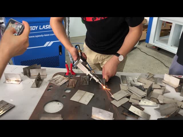 1000W手持ち型繊維のレーザ溶接機械装置Welding1mmのステンレス鋼