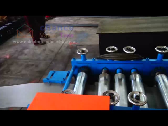 頑丈な機械を形作る7.5KW Cr12movの棚の金属ロール