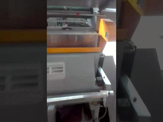 folha quente de 1100mm que carimba a máquina cortando de papel 23pcs/Min 3.5kw