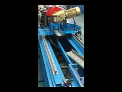 0.7-1.2 мм оцинкованная стальная металлическая жалюзи нижний ролл Формирующая машина с остановкой резки пилы video