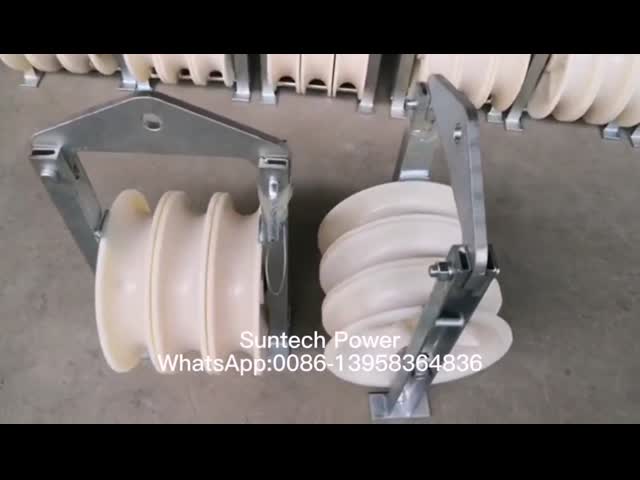 Проводной кабель каркаса литой стали надземной линии вытягивая проводник натягивая блоки шкива видео