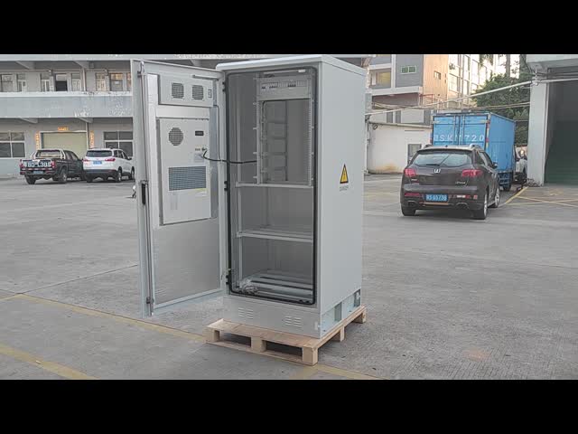 Temperature Control Outdoor Power Enclosure Weatherproof Data Cabinet